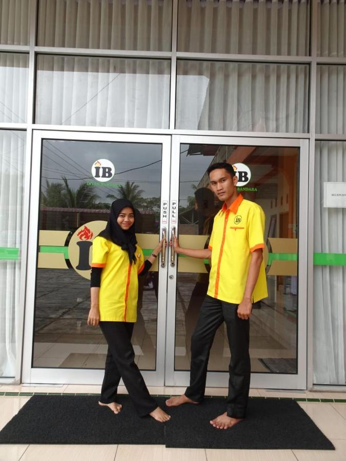 Penginapan Intan Bandara Hotel Padang  Exterior photo