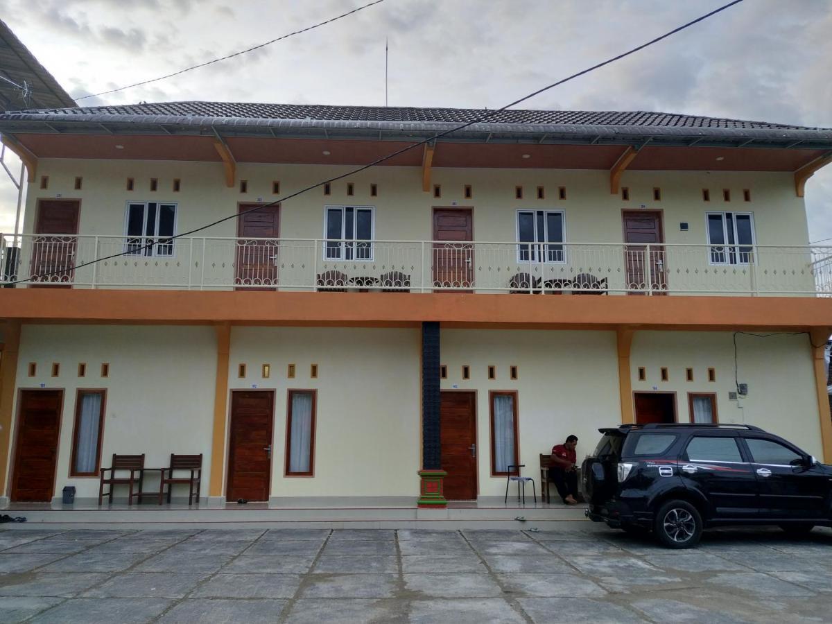 Penginapan Intan Bandara Hotel Padang  Exterior photo